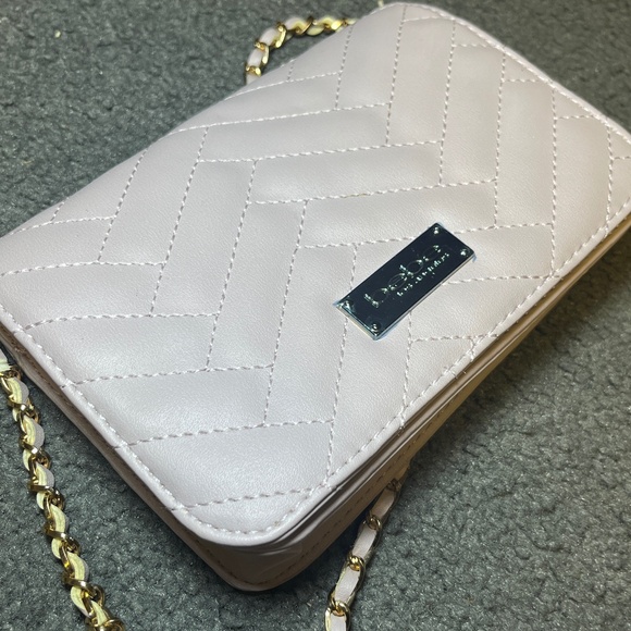 BEBE  Sophia Crossbody Quilted Handbag - Picture 1 of 5
